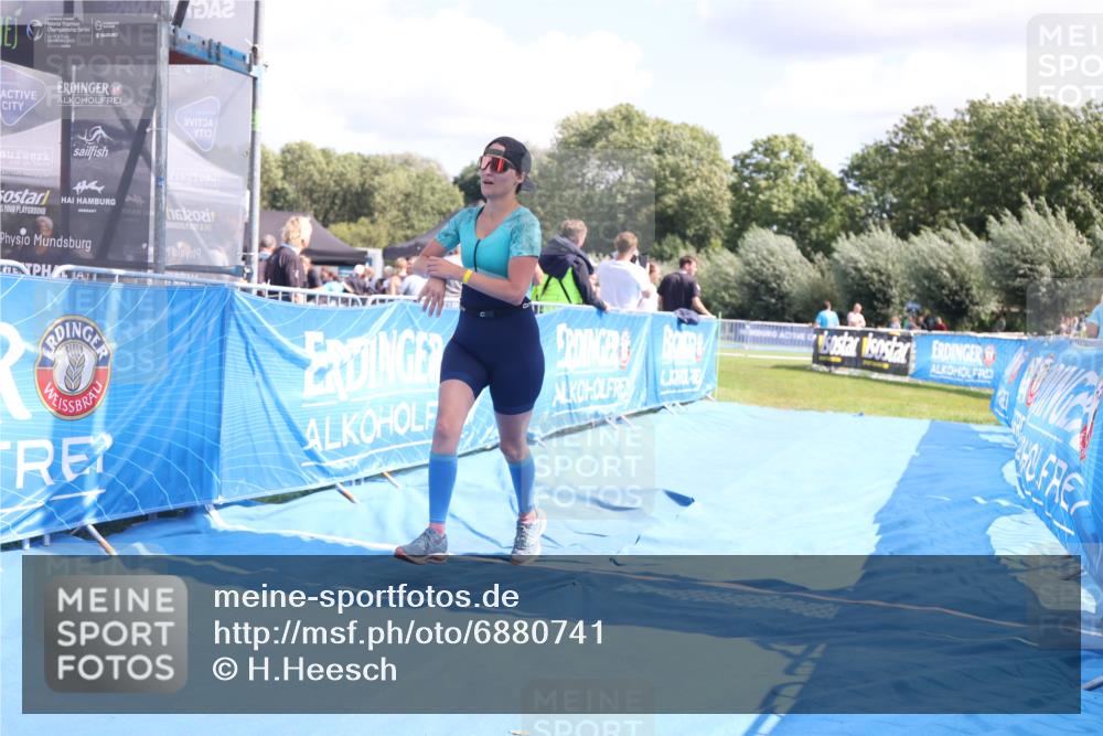 25.08.2024 - Elbe Triathlon Hamburg H.Heesch http://msf.ph/oto/6880741 25.08.2024 12:27:04 Ziel 460, 1494 meine-sportfotos.de