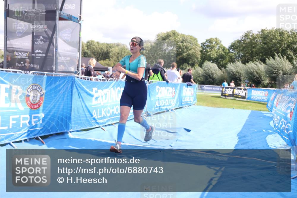 25.08.2024 - Elbe Triathlon Hamburg H.Heesch http://msf.ph/oto/6880743 25.08.2024 12:27:04 Ziel 460, 1494 meine-sportfotos.de