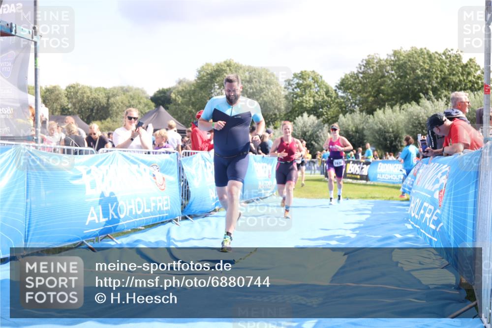 25.08.2024 - Elbe Triathlon Hamburg H.Heesch http://msf.ph/oto/6880744 25.08.2024 11:55:18 Ziel 540, 675, 1537, 1630, 1643, 1702 meine-sportfotos.de