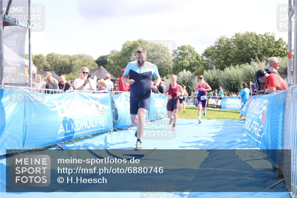 25.08.2024 - Elbe Triathlon Hamburg H.Heesch http://msf.ph/oto/6880746 25.08.2024 11:55:18 Ziel 540, 675, 1537, 1630, 1643, 1702 meine-sportfotos.de