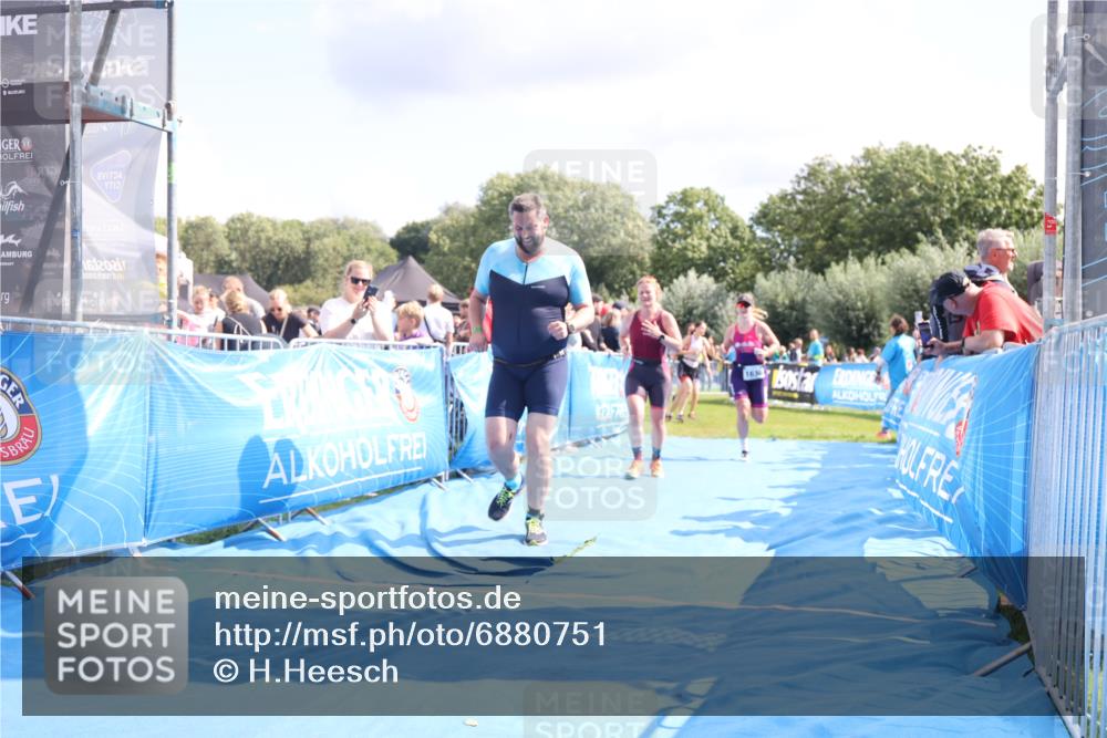 25.08.2024 - Elbe Triathlon Hamburg H.Heesch http://msf.ph/oto/6880751 25.08.2024 11:55:18 Ziel 540, 675, 1537, 1630, 1643, 1702 meine-sportfotos.de
