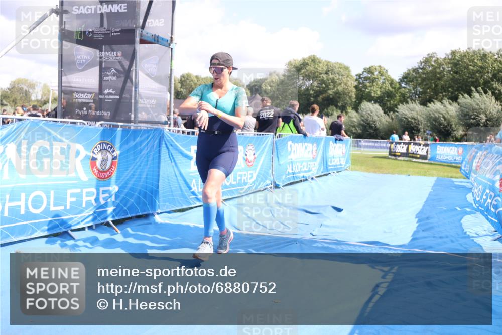 25.08.2024 - Elbe Triathlon Hamburg H.Heesch http://msf.ph/oto/6880752 25.08.2024 12:27:05 Ziel 460, 1494 meine-sportfotos.de