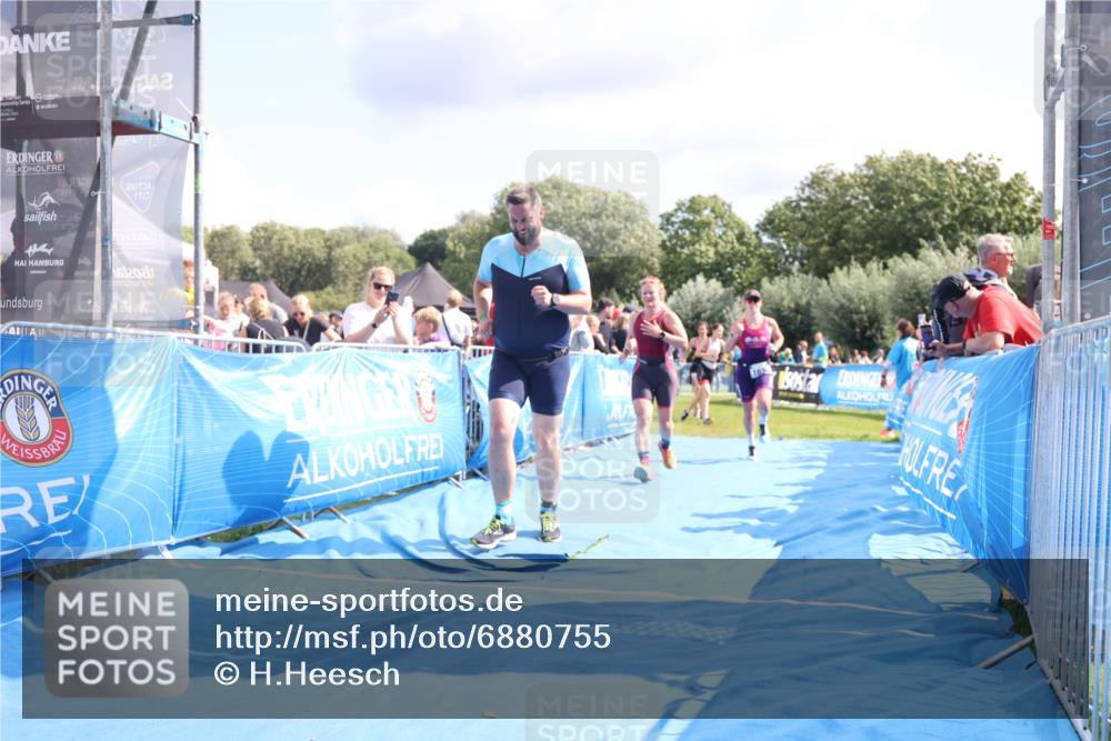 25.08.2024 - Elbe Triathlon Hamburg H.Heesch http://msf.ph/oto/6880755 25.08.2024 11:55:18 Ziel 540, 675, 1537, 1630, 1643, 1702 meine-sportfotos.de