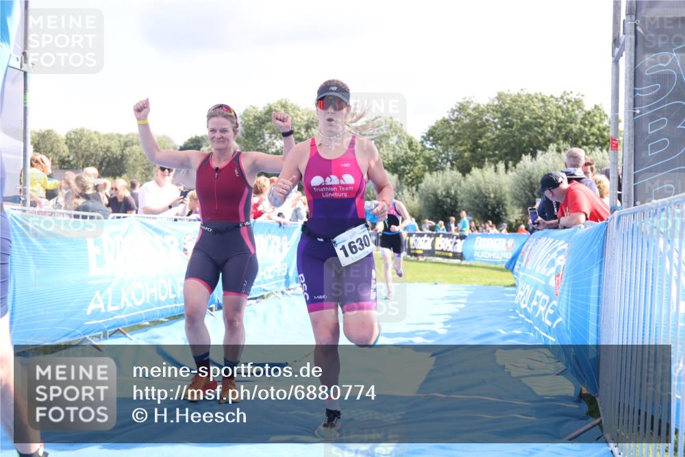 25.08.2024 - Elbe Triathlon Hamburg H.Heesch http://msf.ph/oto/6880774 25.08.2024 11:55:20 Ziel 540, 675, 1537, 1630, 1643, 1692 meine-sportfotos.de