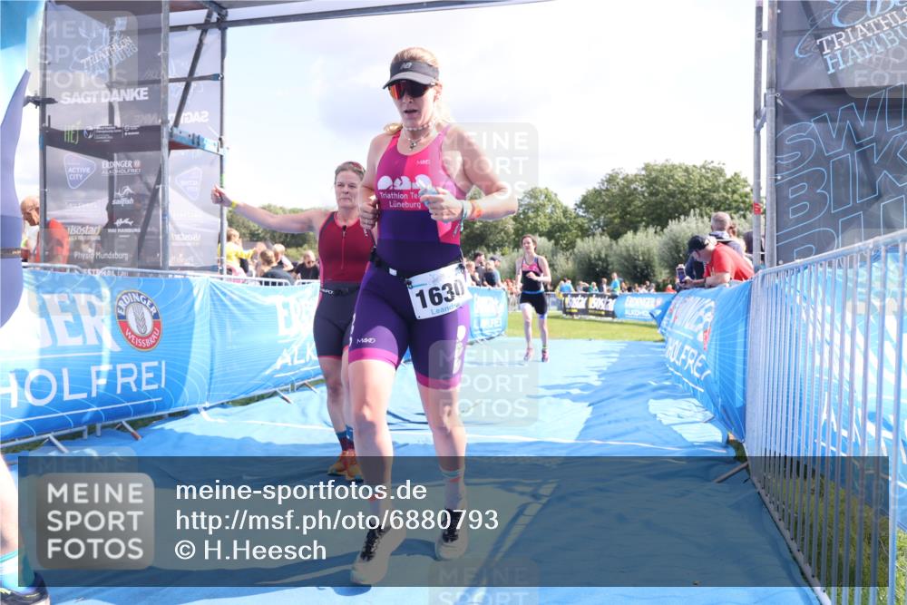25.08.2024 - Elbe Triathlon Hamburg H.Heesch http://msf.ph/oto/6880793 25.08.2024 11:55:21 Ziel 540, 675, 1537, 1630, 1643, 1692 meine-sportfotos.de