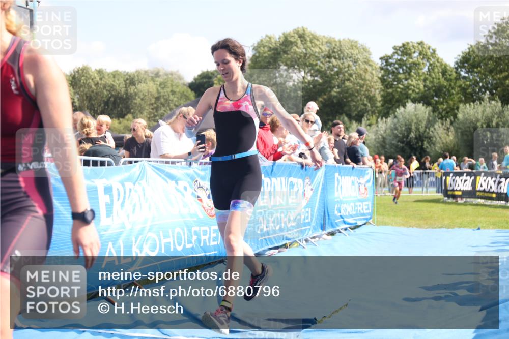 25.08.2024 - Elbe Triathlon Hamburg H.Heesch http://msf.ph/oto/6880796 25.08.2024 11:55:22 Ziel 540, 675, 1537, 1630, 1643, 1692 meine-sportfotos.de