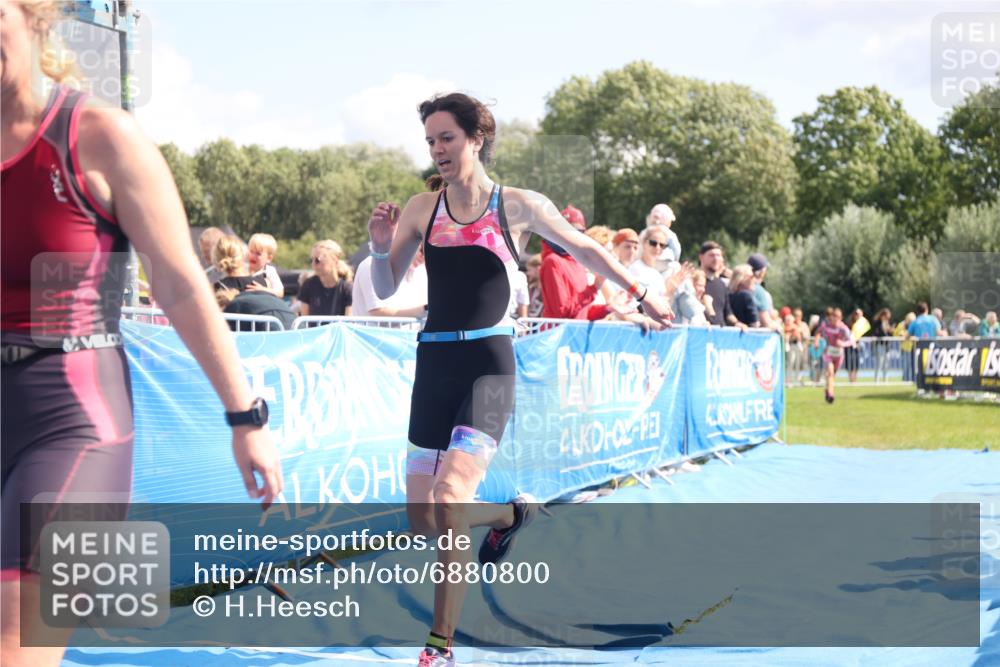 25.08.2024 - Elbe Triathlon Hamburg H.Heesch http://msf.ph/oto/6880800 25.08.2024 11:55:22 Ziel 540, 675, 1537, 1630, 1643, 1692 meine-sportfotos.de