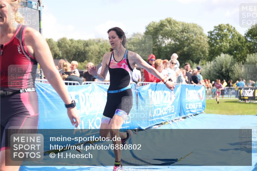 25.08.2024 - Elbe Triathlon Hamburg H.Heesch http://msf.ph/oto/6880802 25.08.2024 11:55:22 Ziel 540, 675, 1537, 1630, 1643, 1692 meine-sportfotos.de
