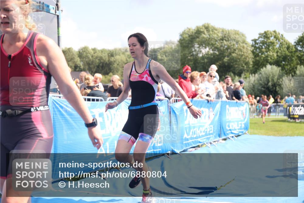 25.08.2024 - Elbe Triathlon Hamburg H.Heesch http://msf.ph/oto/6880804 25.08.2024 11:55:22 Ziel 540, 675, 1537, 1630, 1643, 1692 meine-sportfotos.de