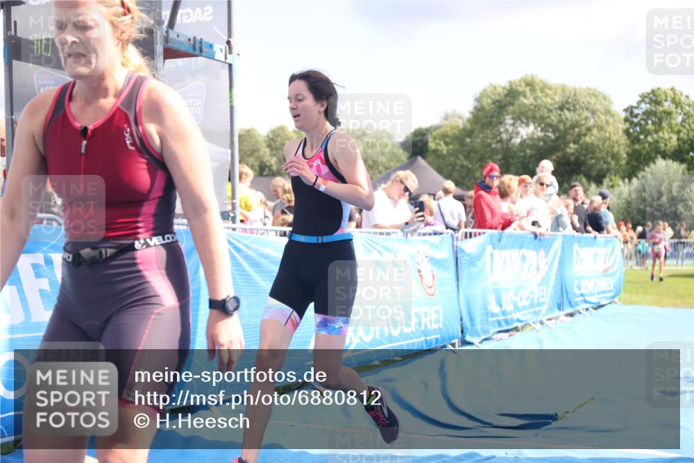 25.08.2024 - Elbe Triathlon Hamburg H.Heesch http://msf.ph/oto/6880812 25.08.2024 11:55:22 Ziel 540, 675, 1537, 1630, 1643, 1692 meine-sportfotos.de