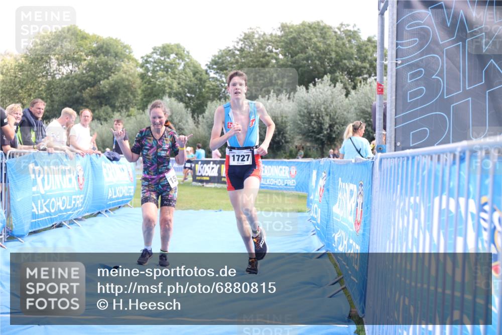 25.08.2024 - Elbe Triathlon Hamburg H.Heesch http://msf.ph/oto/6880815 25.08.2024 12:27:25 Ziel 1531, 1655, 1676, 1726, 1727 meine-sportfotos.de