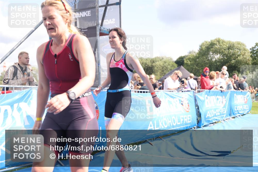 25.08.2024 - Elbe Triathlon Hamburg H.Heesch http://msf.ph/oto/6880821 25.08.2024 11:55:23 Ziel 540, 675, 1537, 1630, 1643, 1692 meine-sportfotos.de