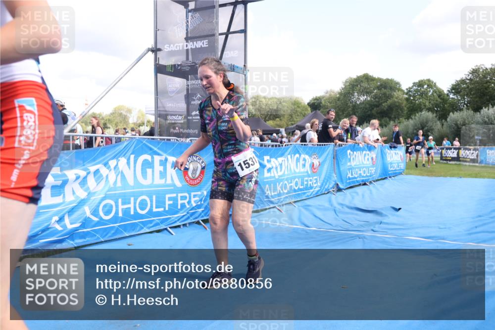 25.08.2024 - Elbe Triathlon Hamburg H.Heesch http://msf.ph/oto/6880856 25.08.2024 12:27:27 Ziel 1531, 1534, 1655, 1676, 1727 meine-sportfotos.de