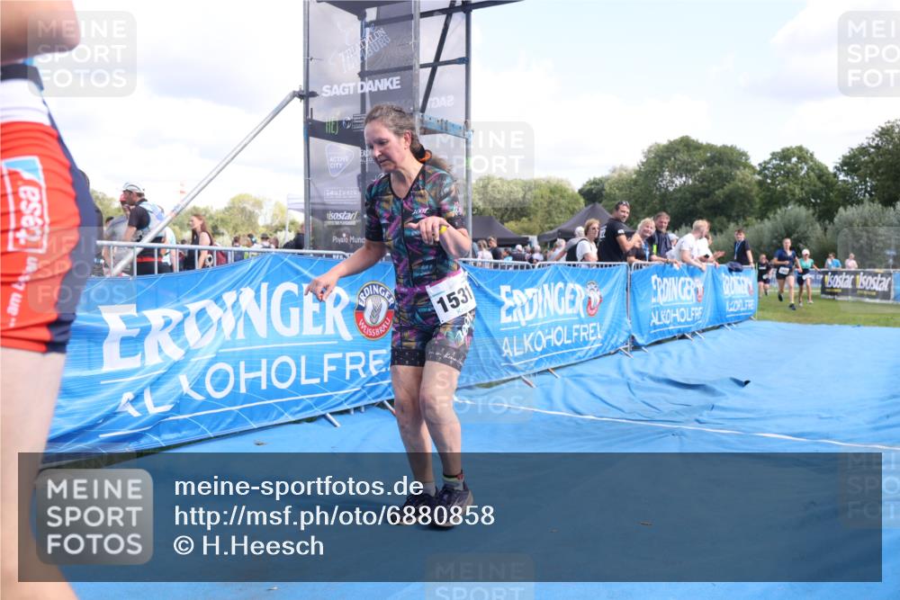 25.08.2024 - Elbe Triathlon Hamburg H.Heesch http://msf.ph/oto/6880858 25.08.2024 12:27:27 Ziel 1531, 1534, 1655, 1676, 1727 meine-sportfotos.de