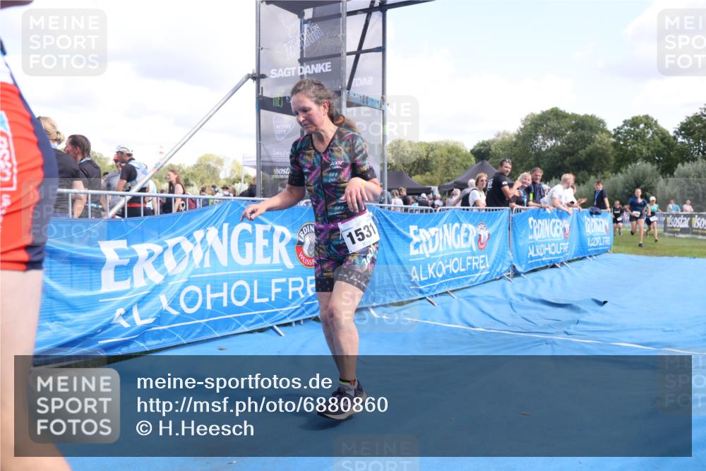 25.08.2024 - Elbe Triathlon Hamburg H.Heesch http://msf.ph/oto/6880860 25.08.2024 12:27:27 Ziel 1531, 1534, 1655, 1676, 1727 meine-sportfotos.de
