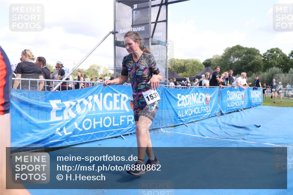25.08.2024 - Elbe Triathlon Hamburg H.Heesch http://msf.ph/oto/6880862 25.08.2024 12:27:27 Ziel 1531, 1534, 1655, 1676, 1727 meine-sportfotos.de