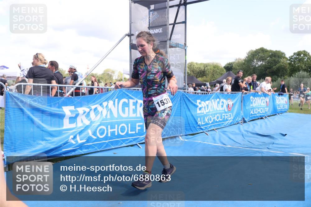 25.08.2024 - Elbe Triathlon Hamburg H.Heesch http://msf.ph/oto/6880863 25.08.2024 12:27:27 Ziel 1531, 1534, 1655, 1676, 1727 meine-sportfotos.de