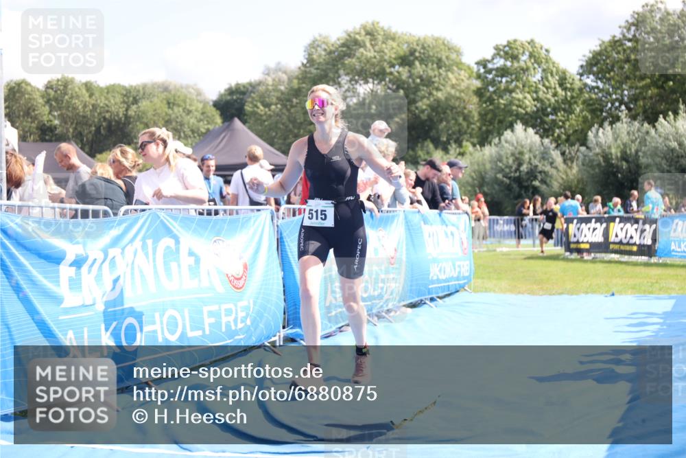 25.08.2024 - Elbe Triathlon Hamburg H.Heesch http://msf.ph/oto/6880875 25.08.2024 11:55:34 Ziel 515, 1610, 1692 meine-sportfotos.de