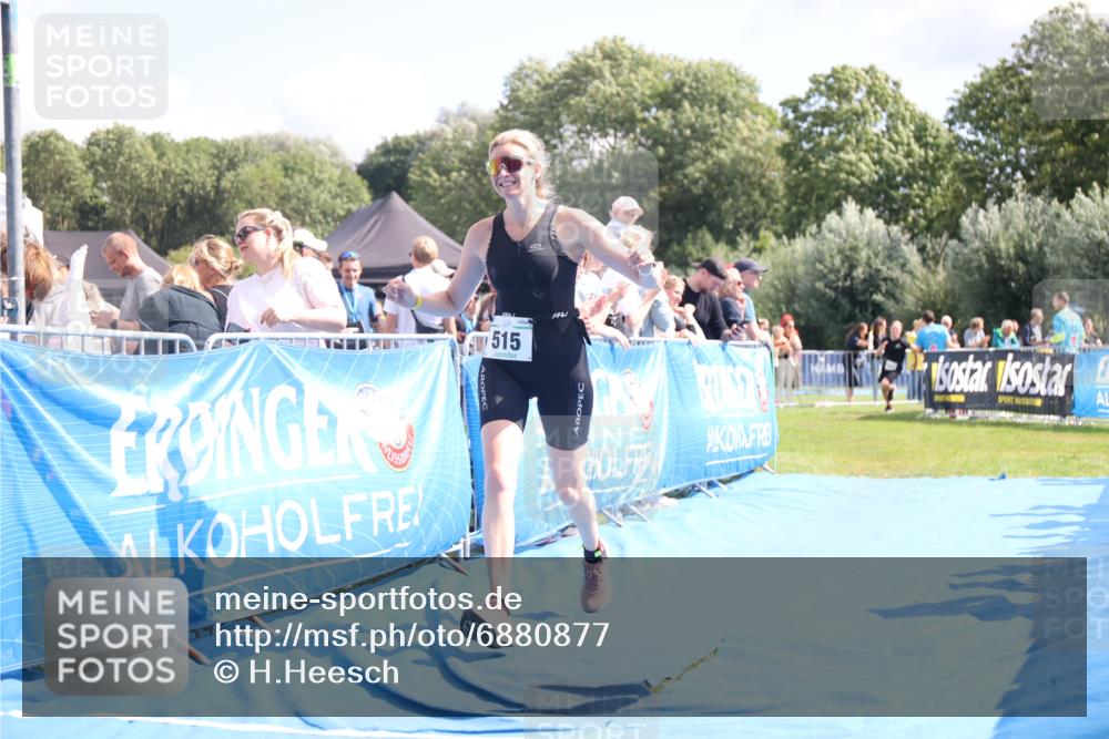 25.08.2024 - Elbe Triathlon Hamburg H.Heesch http://msf.ph/oto/6880877 25.08.2024 11:55:34 Ziel 515, 1610, 1692 meine-sportfotos.de