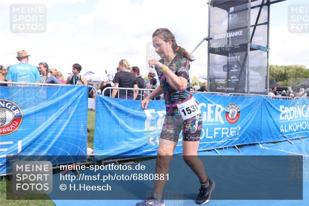 25.08.2024 - Elbe Triathlon Hamburg H.Heesch http://msf.ph/oto/6880881 25.08.2024 12:27:28 Ziel 1531, 1534, 1655, 1676, 1727 meine-sportfotos.de