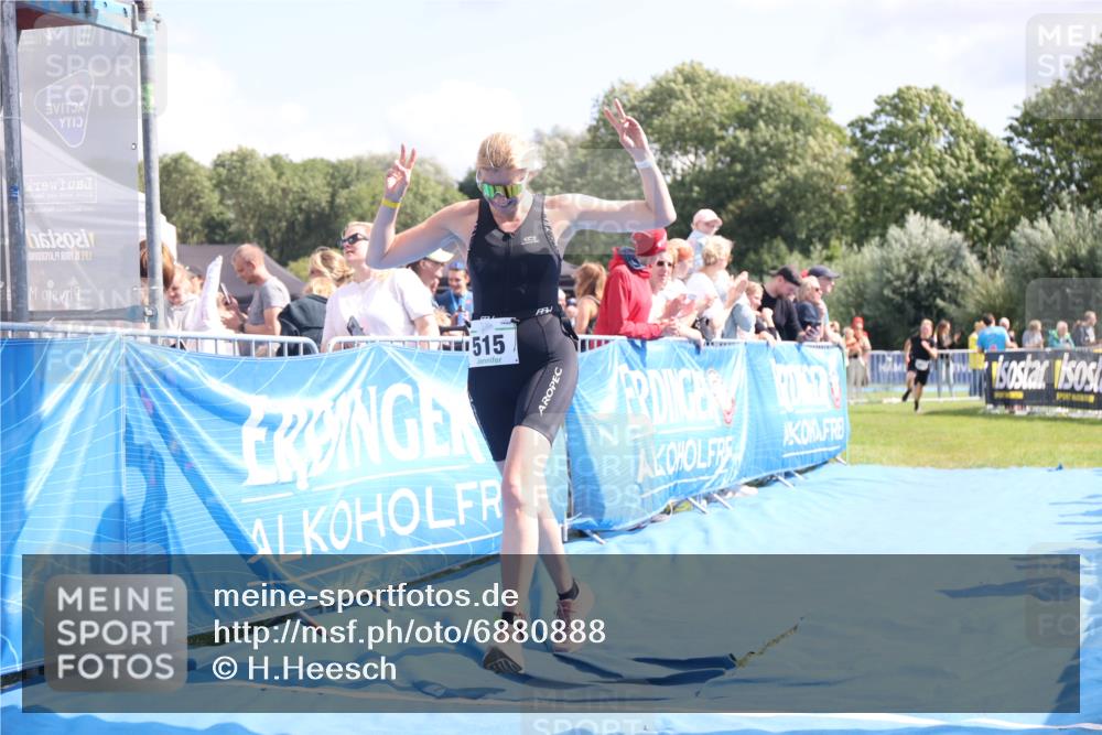 25.08.2024 - Elbe Triathlon Hamburg H.Heesch http://msf.ph/oto/6880888 25.08.2024 11:55:34 Ziel 515, 1610, 1692 meine-sportfotos.de