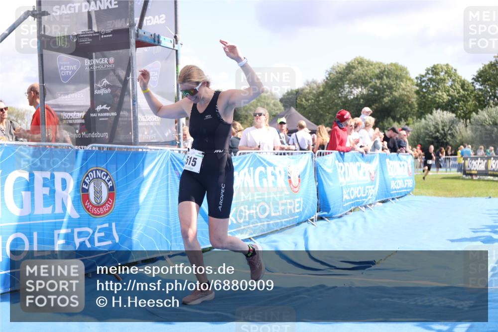 25.08.2024 - Elbe Triathlon Hamburg H.Heesch http://msf.ph/oto/6880909 25.08.2024 11:55:35 Ziel 515, 1610, 1692 meine-sportfotos.de
