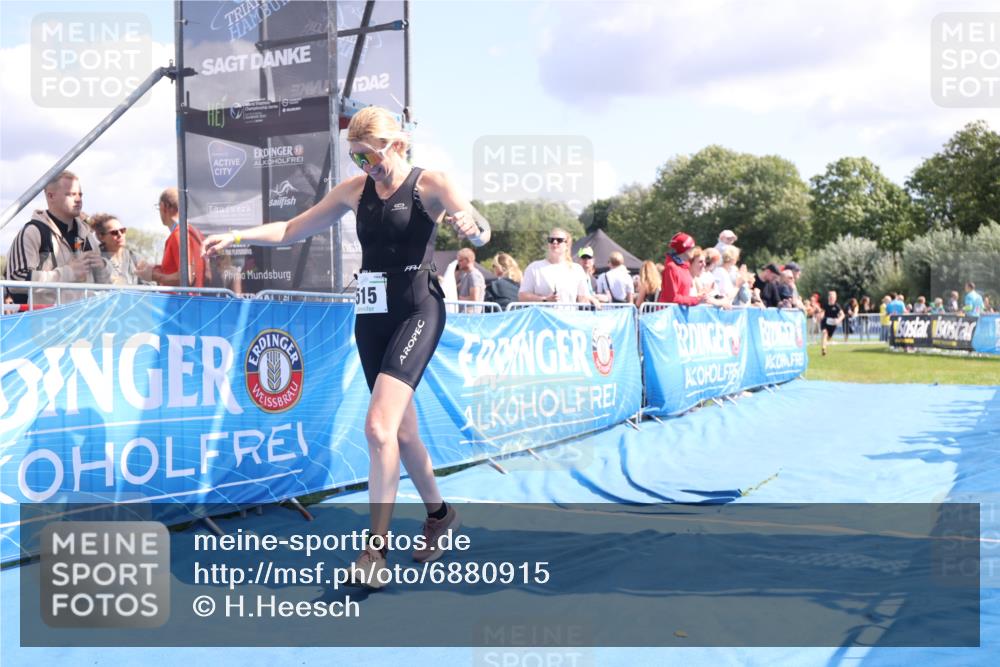 25.08.2024 - Elbe Triathlon Hamburg H.Heesch http://msf.ph/oto/6880915 25.08.2024 11:55:35 Ziel 515, 1610, 1692 meine-sportfotos.de