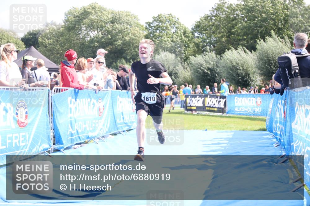 25.08.2024 - Elbe Triathlon Hamburg H.Heesch http://msf.ph/oto/6880919 25.08.2024 11:55:39 Ziel 472, 515, 791, 1610 meine-sportfotos.de