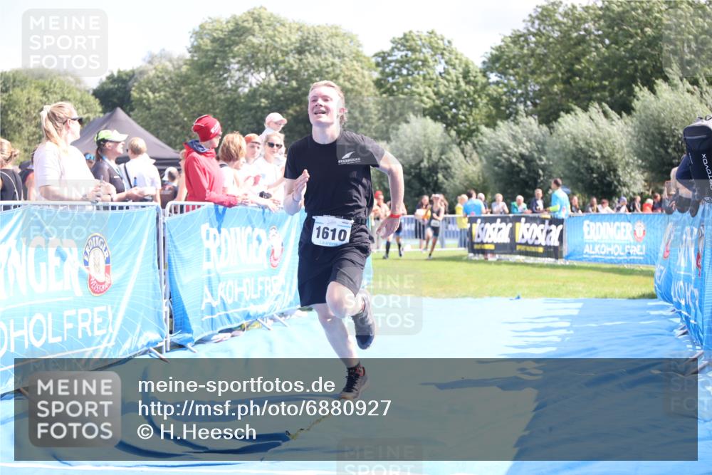 25.08.2024 - Elbe Triathlon Hamburg H.Heesch http://msf.ph/oto/6880927 25.08.2024 11:55:39 Ziel 472, 515, 791, 1610 meine-sportfotos.de