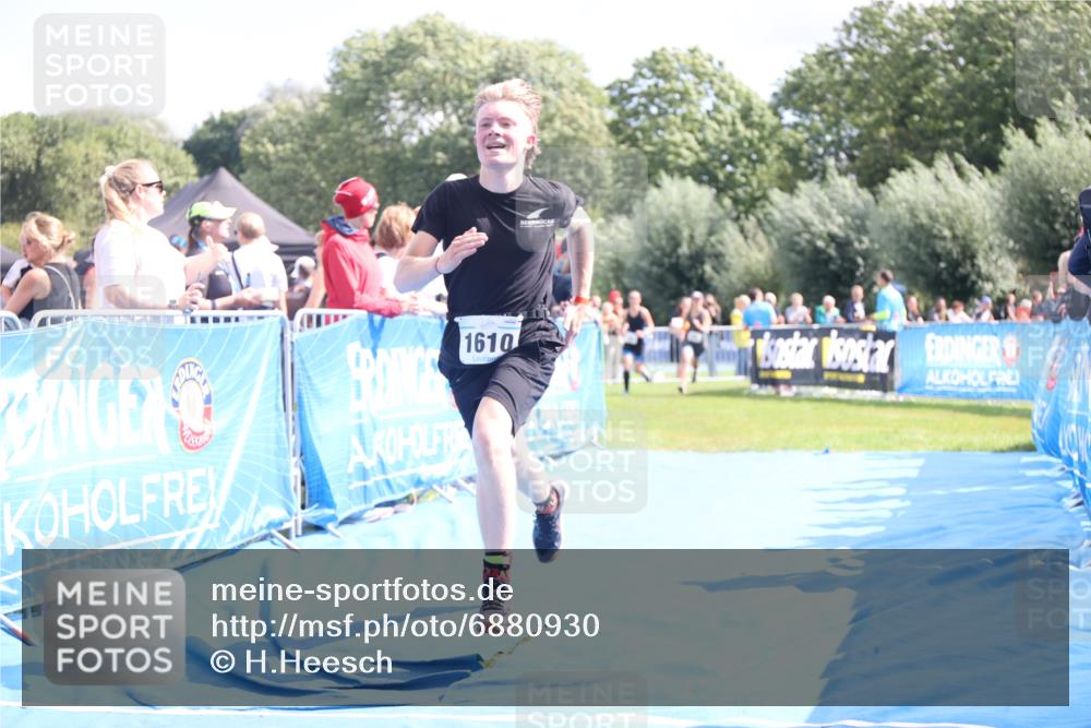 25.08.2024 - Elbe Triathlon Hamburg H.Heesch http://msf.ph/oto/6880930 25.08.2024 11:55:39 Ziel 472, 515, 791, 1610 meine-sportfotos.de