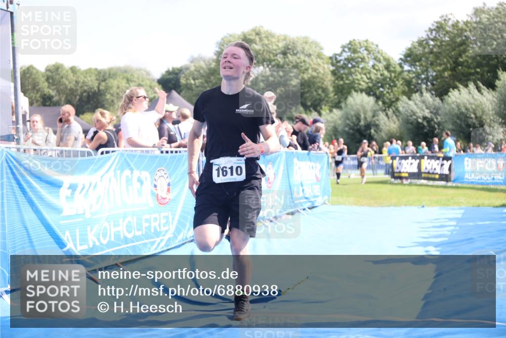 25.08.2024 - Elbe Triathlon Hamburg H.Heesch http://msf.ph/oto/6880938 25.08.2024 11:55:39 Ziel 472, 515, 791, 1610 meine-sportfotos.de