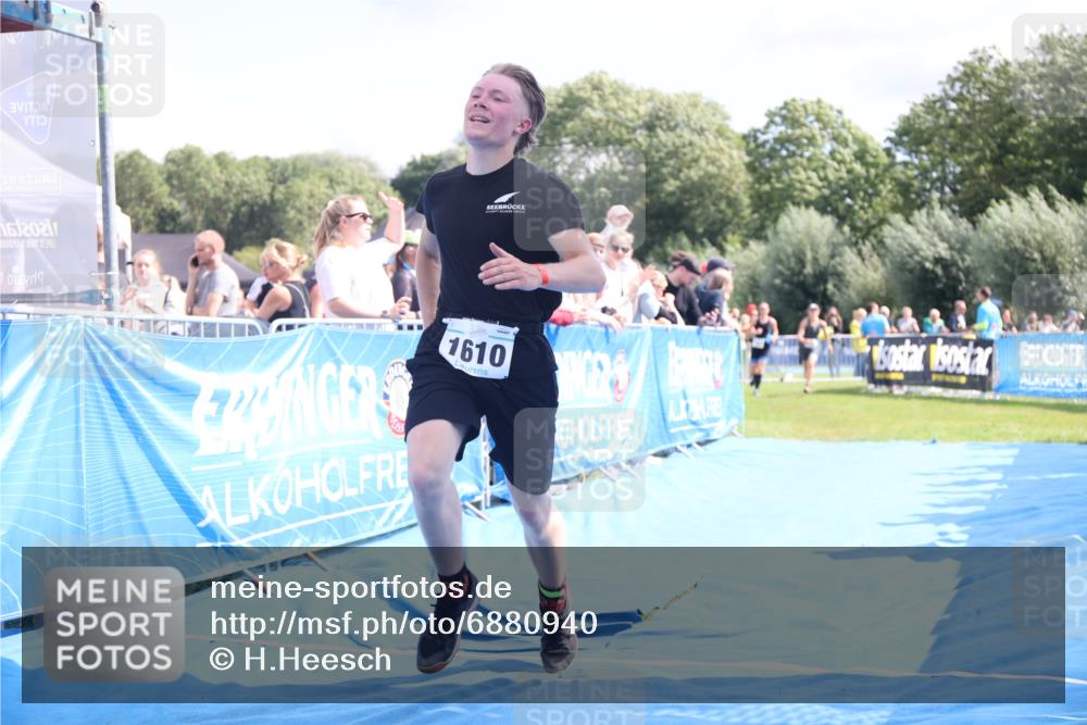 25.08.2024 - Elbe Triathlon Hamburg H.Heesch http://msf.ph/oto/6880940 25.08.2024 11:55:39 Ziel 472, 515, 791, 1610 meine-sportfotos.de
