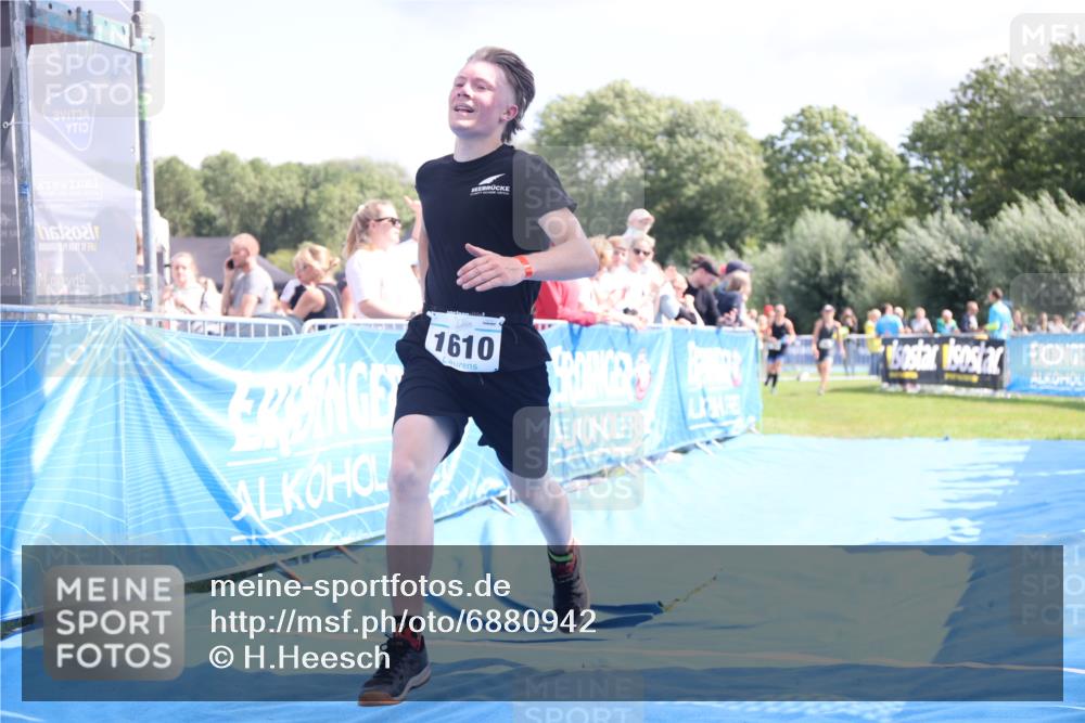 25.08.2024 - Elbe Triathlon Hamburg H.Heesch http://msf.ph/oto/6880942 25.08.2024 11:55:39 Ziel 472, 515, 791, 1610 meine-sportfotos.de