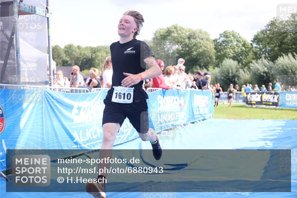 25.08.2024 - Elbe Triathlon Hamburg H.Heesch http://msf.ph/oto/6880943 25.08.2024 11:55:39 Ziel 472, 515, 791, 1610 meine-sportfotos.de