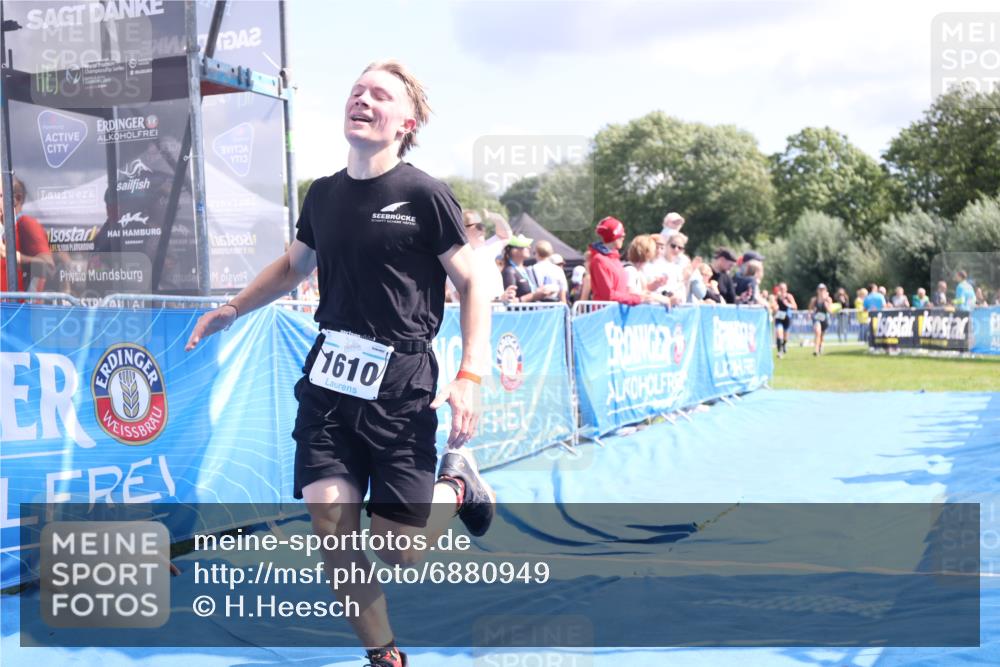 25.08.2024 - Elbe Triathlon Hamburg H.Heesch http://msf.ph/oto/6880949 25.08.2024 11:55:40 Ziel 472, 515, 791, 1610 meine-sportfotos.de