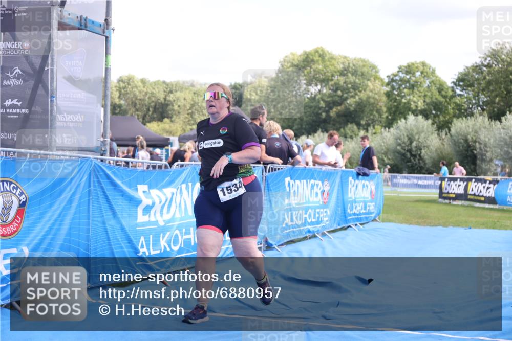 25.08.2024 - Elbe Triathlon Hamburg H.Heesch http://msf.ph/oto/6880957 25.08.2024 12:27:36 Ziel 1534, 1655, 1676 meine-sportfotos.de