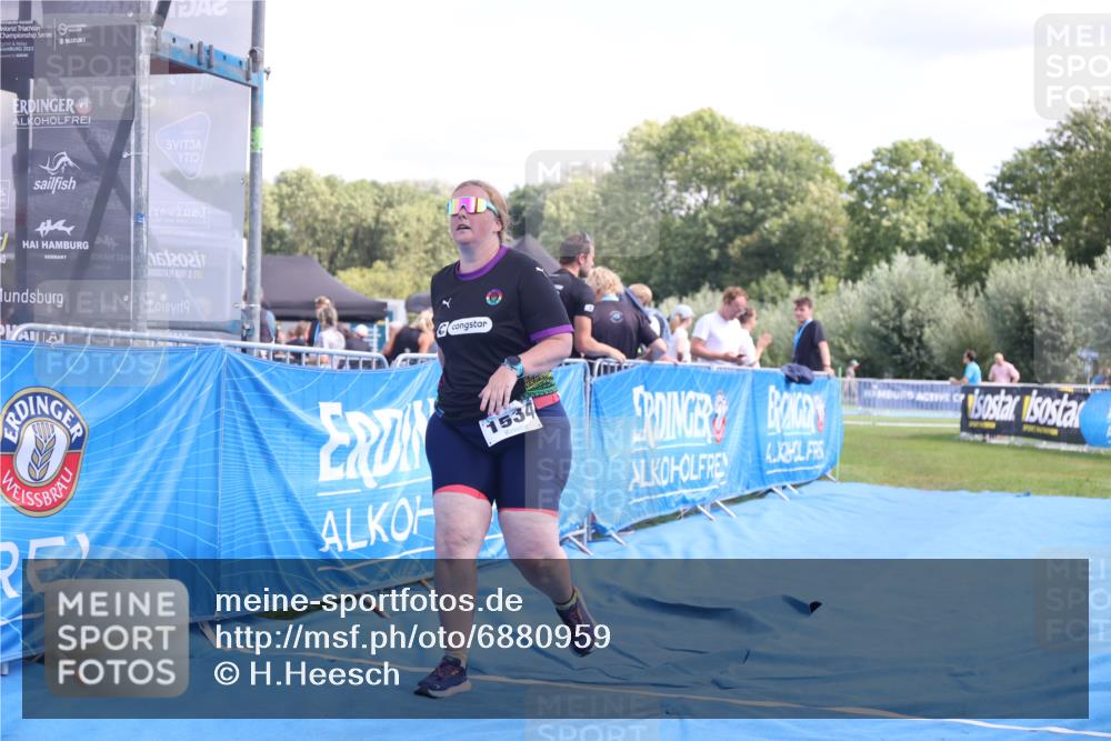 25.08.2024 - Elbe Triathlon Hamburg H.Heesch http://msf.ph/oto/6880959 25.08.2024 12:27:36 Ziel 1534, 1655, 1676 meine-sportfotos.de