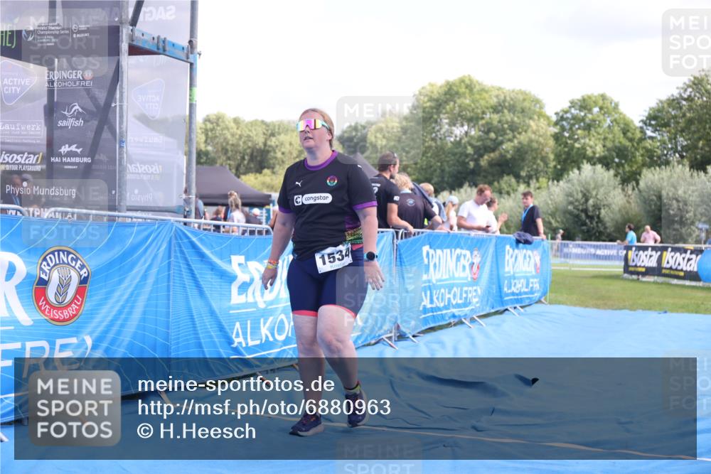 25.08.2024 - Elbe Triathlon Hamburg H.Heesch http://msf.ph/oto/6880963 25.08.2024 12:27:36 Ziel 1534, 1655, 1676 meine-sportfotos.de