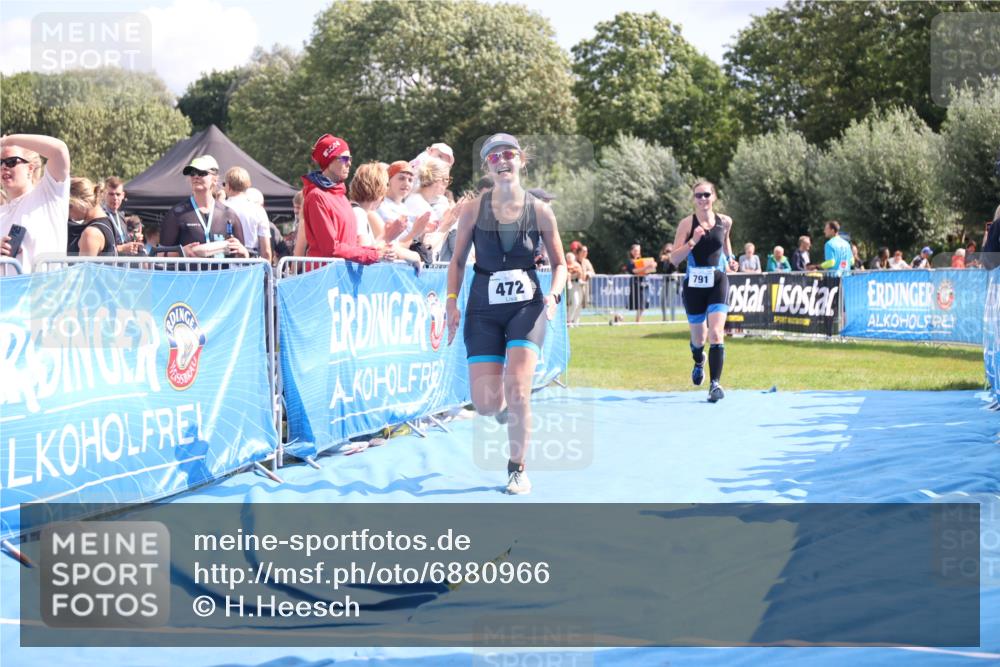 25.08.2024 - Elbe Triathlon Hamburg H.Heesch http://msf.ph/oto/6880966 25.08.2024 11:55:44 Ziel 472, 791, 1610 meine-sportfotos.de