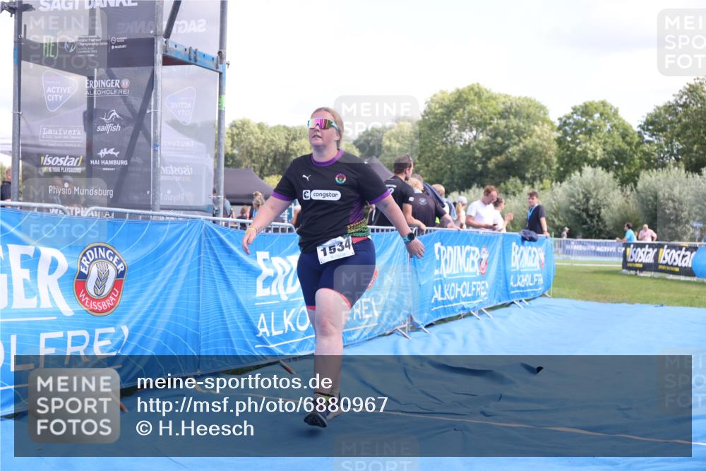 25.08.2024 - Elbe Triathlon Hamburg H.Heesch http://msf.ph/oto/6880967 25.08.2024 12:27:36 Ziel 1534, 1655, 1676 meine-sportfotos.de