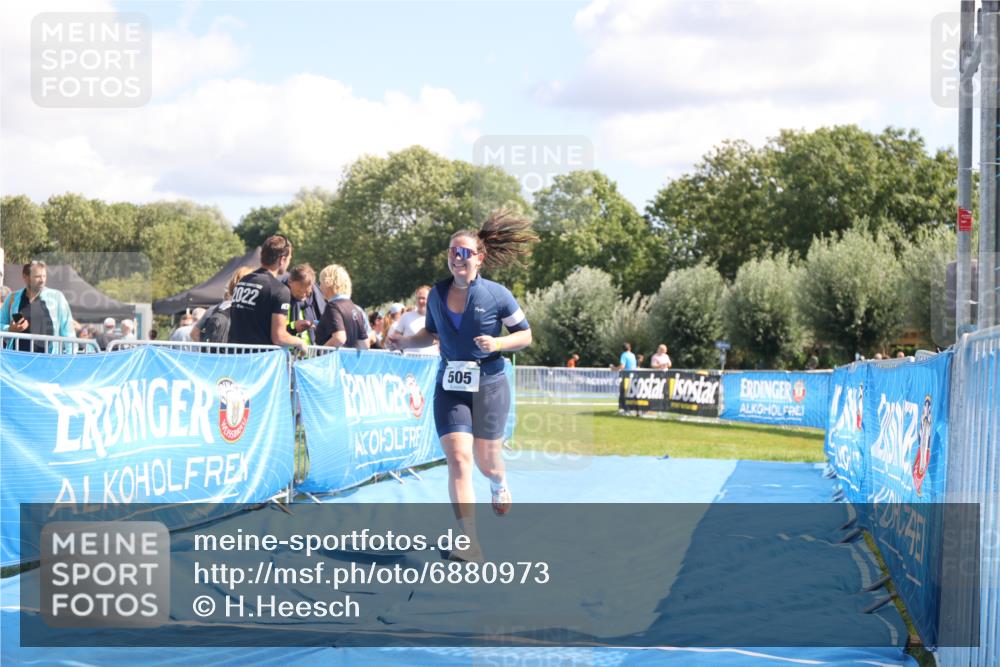 25.08.2024 - Elbe Triathlon Hamburg H.Heesch http://msf.ph/oto/6880973 25.08.2024 12:27:58 Ziel 505 meine-sportfotos.de