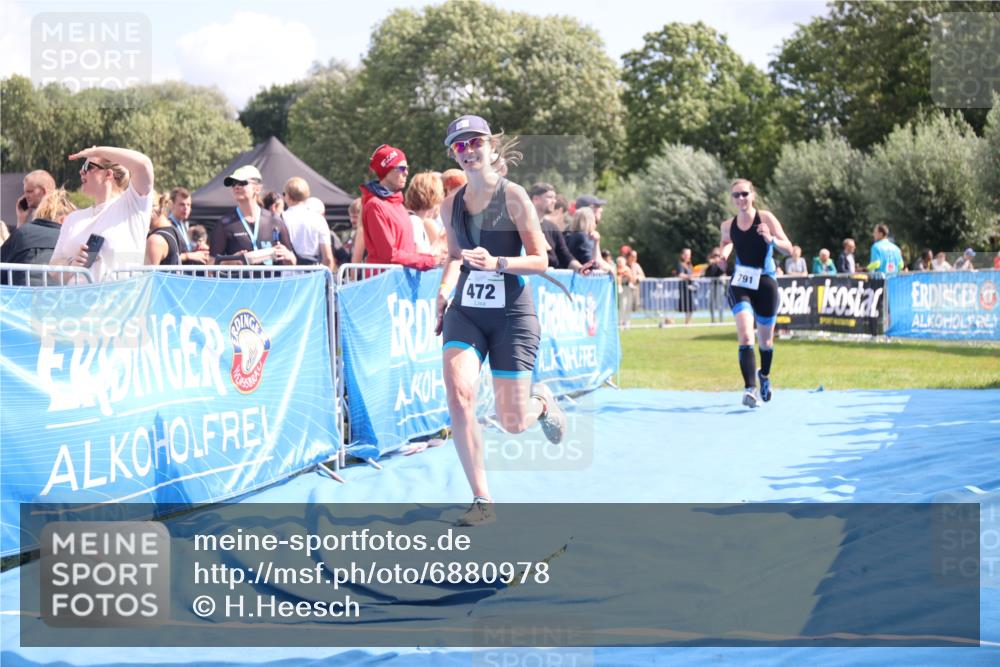 25.08.2024 - Elbe Triathlon Hamburg H.Heesch http://msf.ph/oto/6880978 25.08.2024 11:55:44 Ziel 472, 791, 1610 meine-sportfotos.de