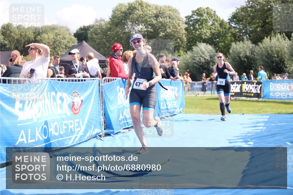 25.08.2024 - Elbe Triathlon Hamburg H.Heesch http://msf.ph/oto/6880980 25.08.2024 11:55:44 Ziel 472, 791, 1610 meine-sportfotos.de