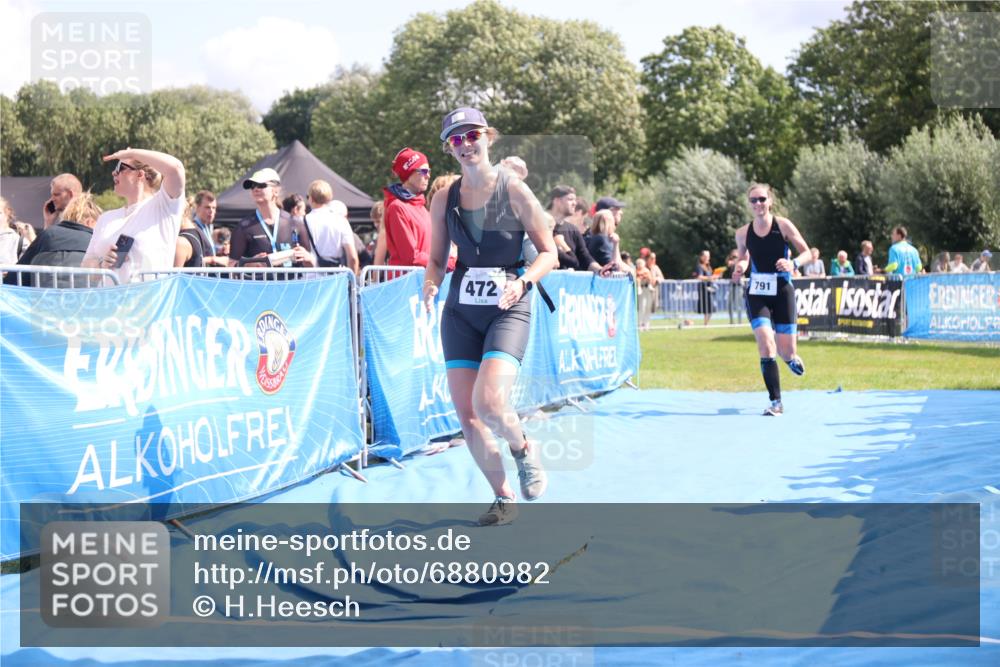 25.08.2024 - Elbe Triathlon Hamburg H.Heesch http://msf.ph/oto/6880982 25.08.2024 11:55:44 Ziel 472, 791, 1610 meine-sportfotos.de