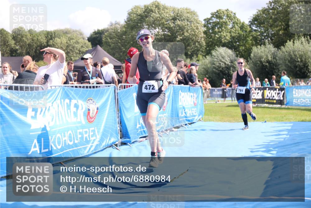 25.08.2024 - Elbe Triathlon Hamburg H.Heesch http://msf.ph/oto/6880984 25.08.2024 11:55:44 Ziel 472, 791, 1610 meine-sportfotos.de