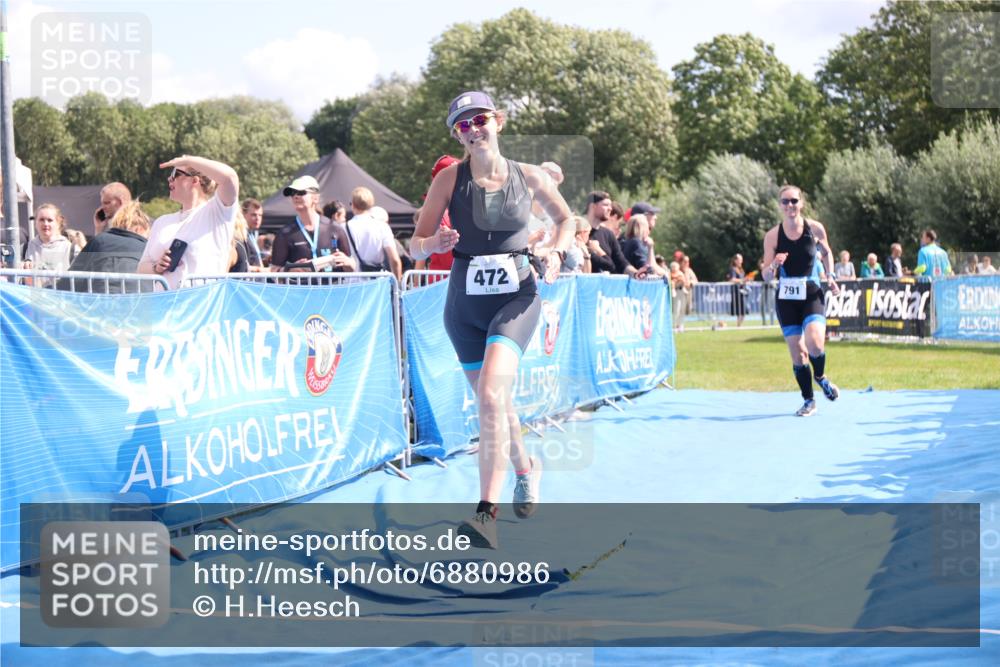 25.08.2024 - Elbe Triathlon Hamburg H.Heesch http://msf.ph/oto/6880986 25.08.2024 11:55:44 Ziel 472, 791, 1610 meine-sportfotos.de