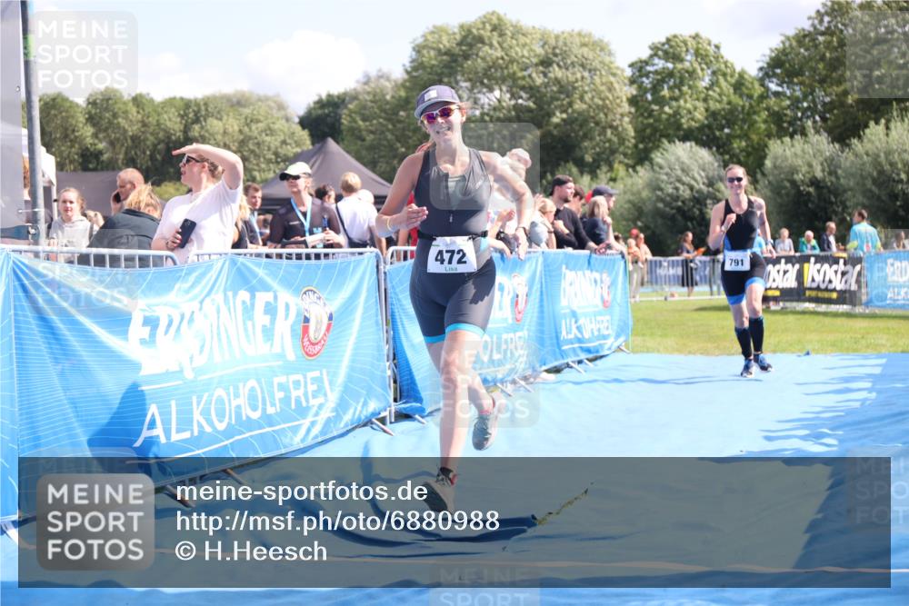 25.08.2024 - Elbe Triathlon Hamburg H.Heesch http://msf.ph/oto/6880988 25.08.2024 11:55:45 Ziel 472, 791, 1610 meine-sportfotos.de