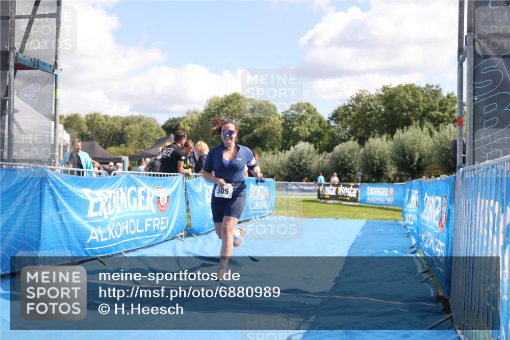 25.08.2024 - Elbe Triathlon Hamburg H.Heesch http://msf.ph/oto/6880989 25.08.2024 12:27:59 Ziel 505 meine-sportfotos.de