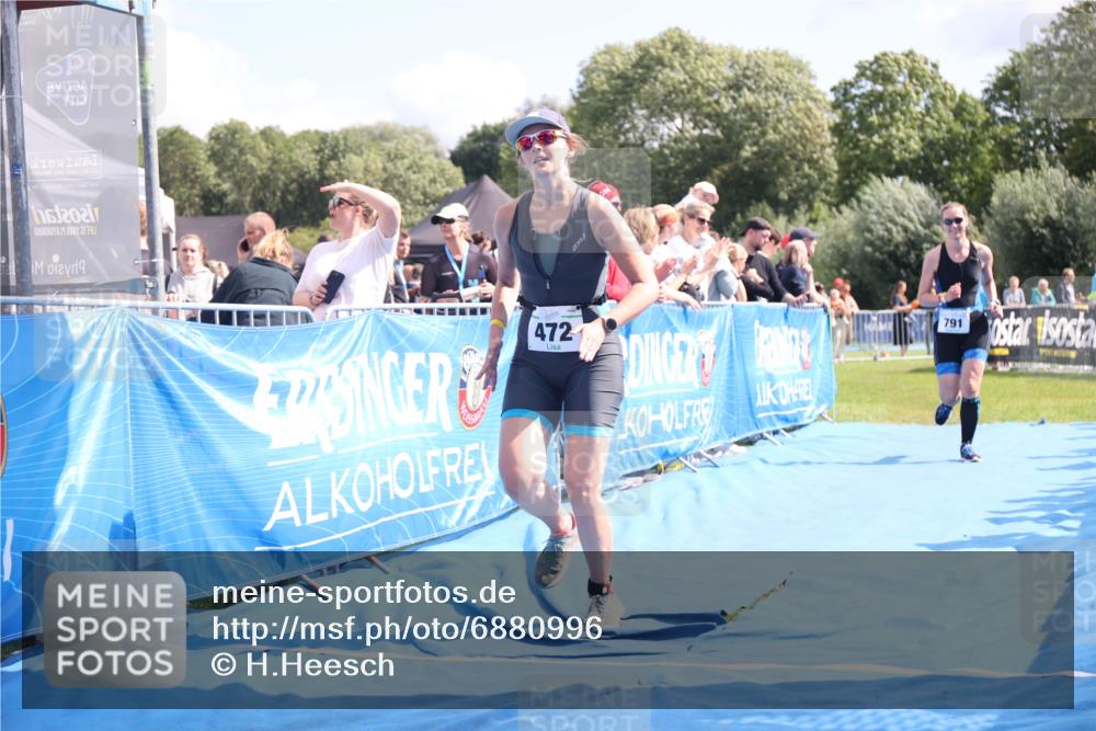 25.08.2024 - Elbe Triathlon Hamburg H.Heesch http://msf.ph/oto/6880996 25.08.2024 11:55:45 Ziel 472, 791, 1610 meine-sportfotos.de