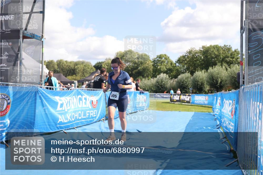 25.08.2024 - Elbe Triathlon Hamburg H.Heesch http://msf.ph/oto/6880997 25.08.2024 12:27:59 Ziel 505 meine-sportfotos.de